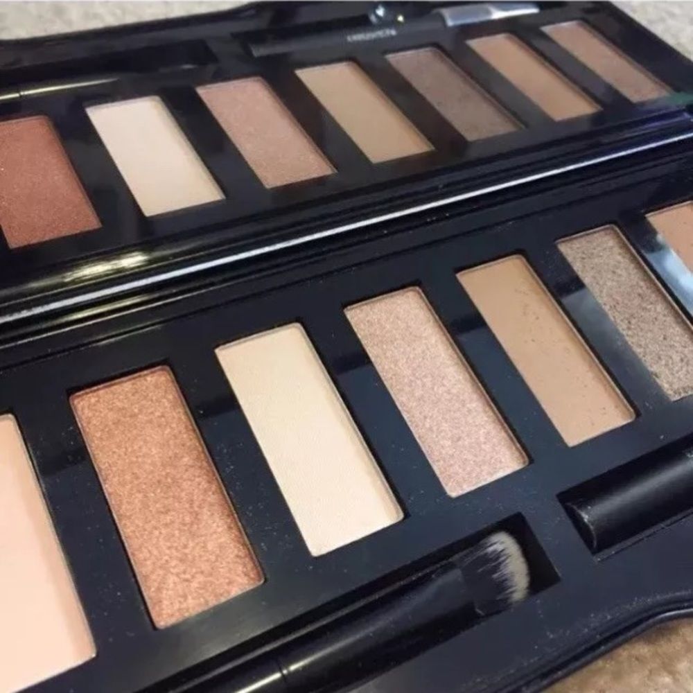 ME Makeover Essentials 10 Shades Eye Shadow